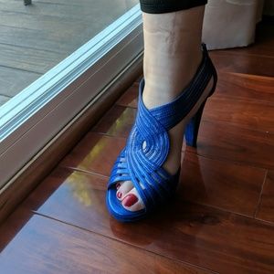 Like NEW! Beautiful shoes s 7.5